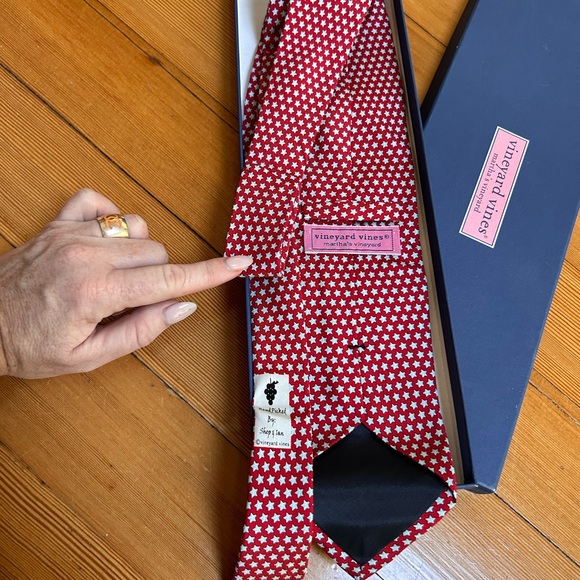 NIB Never Worn Vintage Vineyard Vines 100% Silk Neck Tie - Picture 5 of 5